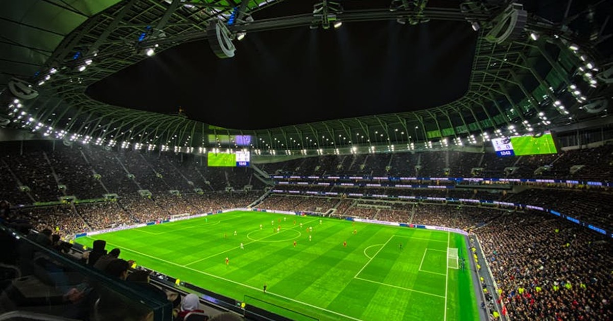 Tottenham Hotspur's Manager Crisis: Thomas Frank Under Pressure After Loss to West Ham